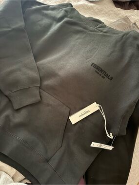 ESSENTIALS Men's Sweatshirt